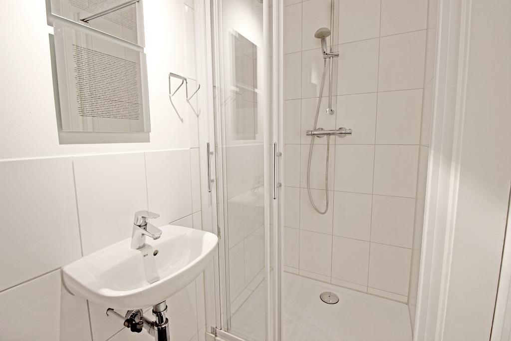 Ground Floor Canal Apartment Амстердам Екстериор снимка